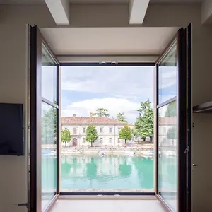 Cabanon Urban , Peschiera del Garda Italy